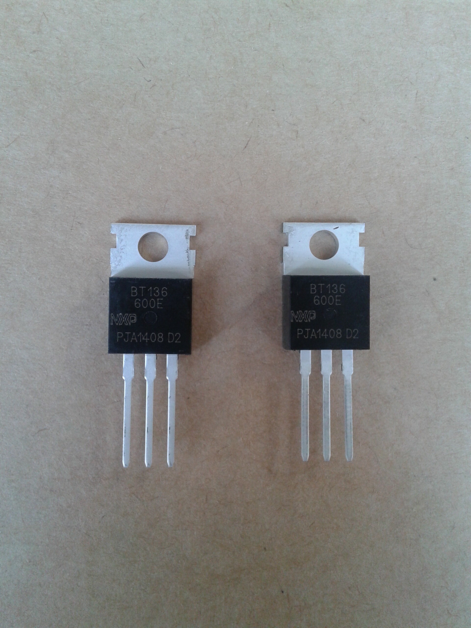 BT136-600E Bidirectional Semiconductor Controlled Rectifier New Imported NXP Manufacturer TO-220 Package