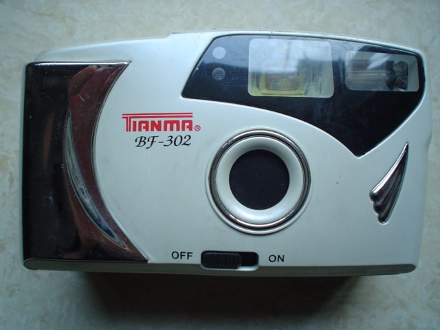 Old goods Tianma brand BF-302 point-and-shoot camera roll camera nostalgic collection