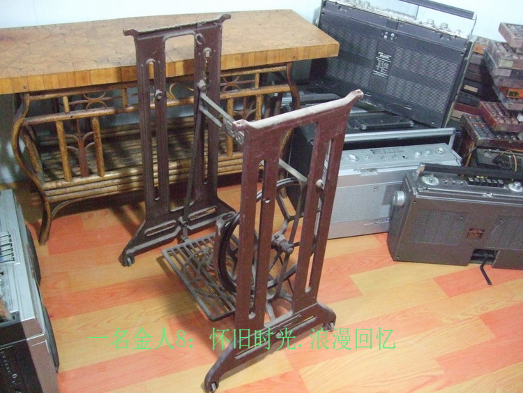 Old sewing machine rack sewing machine foot making hotel café restaurant dining table nostalgia decoration restaurant