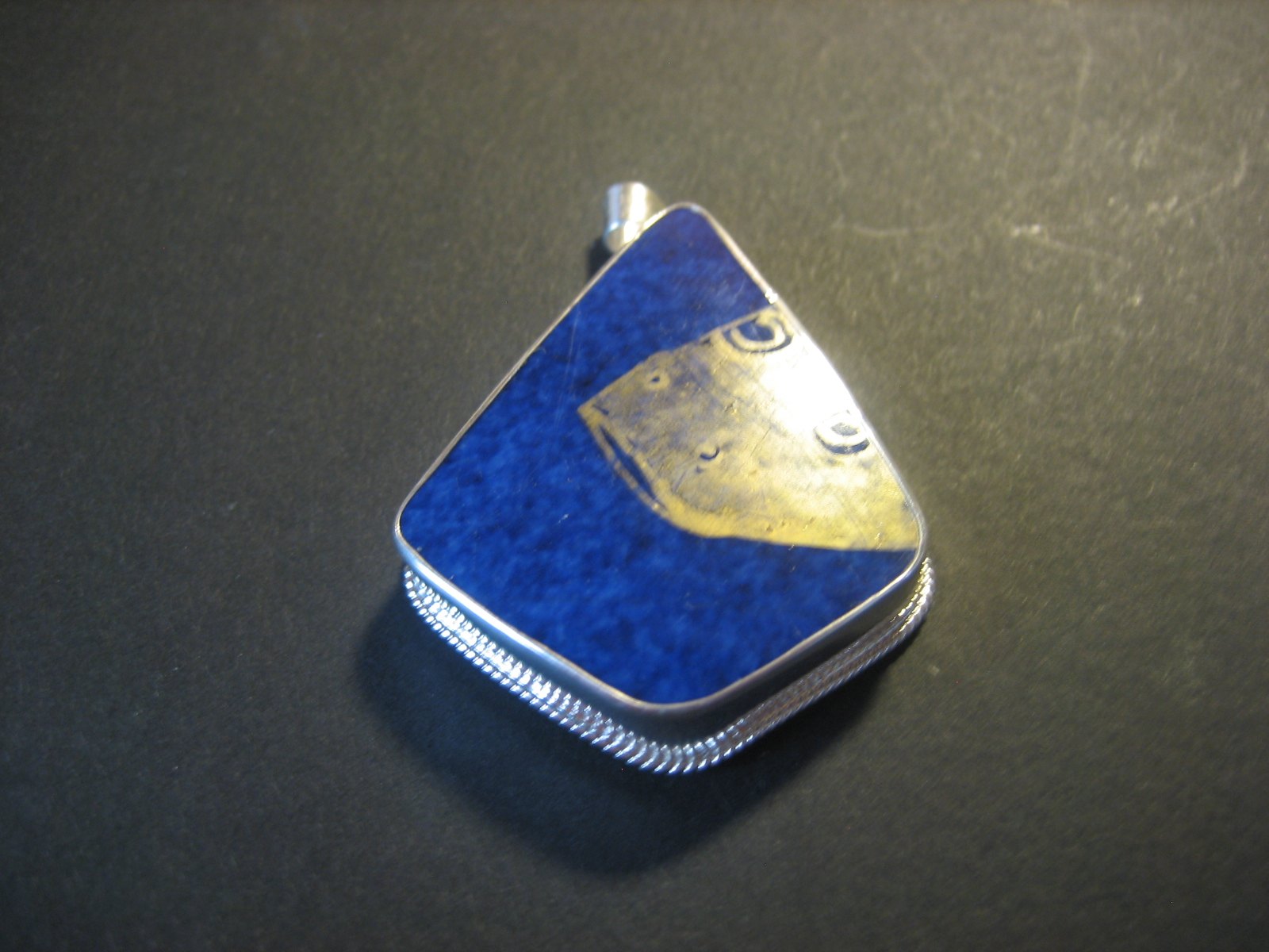 Bao old fidelity Qing Kangxi sprinkled blue gold fish head pattern ancient porcelain piece silver pendant