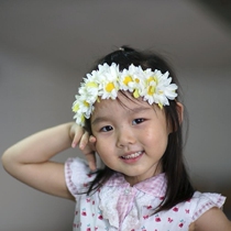 Simulated flowers wrinkled crown with deer leather hair with flowers full of multi-layered flowers