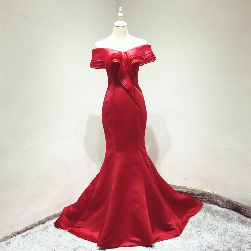 Temperament Banquet Gown for long version of the Shoulder Fish Tail Bride's Toast Fashion Annual Fashion Meeting to host trailing evening dress