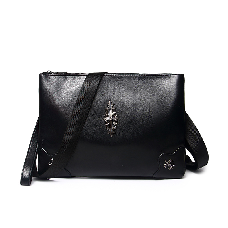 2022 new Korean men's new hands with trendy rivets wristbag soft handbag single shoulder slope bag