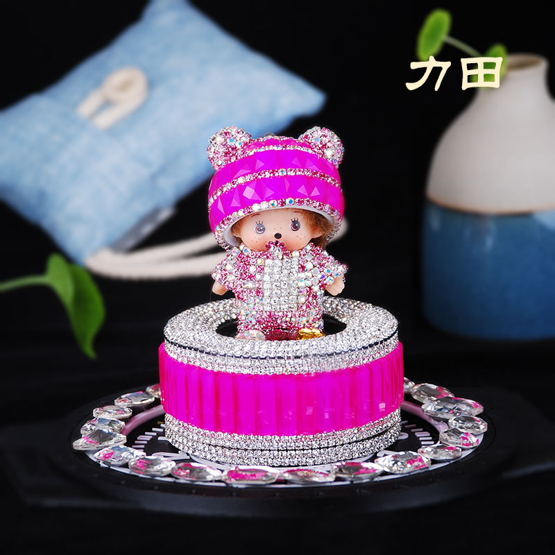 高档镶钻蒙奇奇汽车香水座熊猫蒙奇奇创意卡通摆件汽车内饰品
