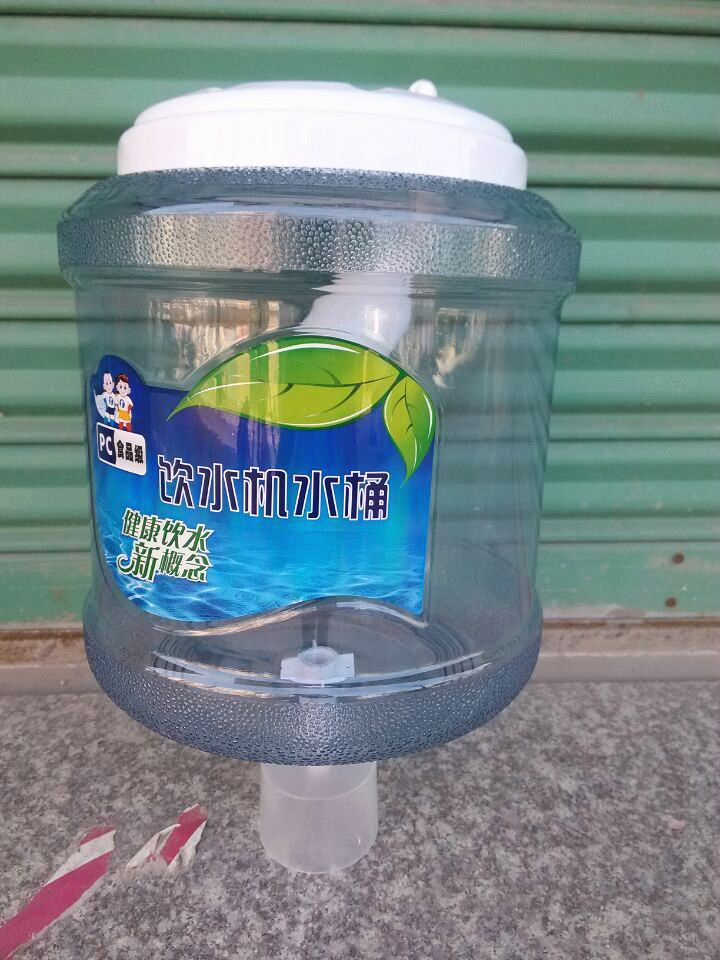 Step up thickening of the small communicating filter 2 in charge of the drinking fountain with bucket PC material hygiene and safety