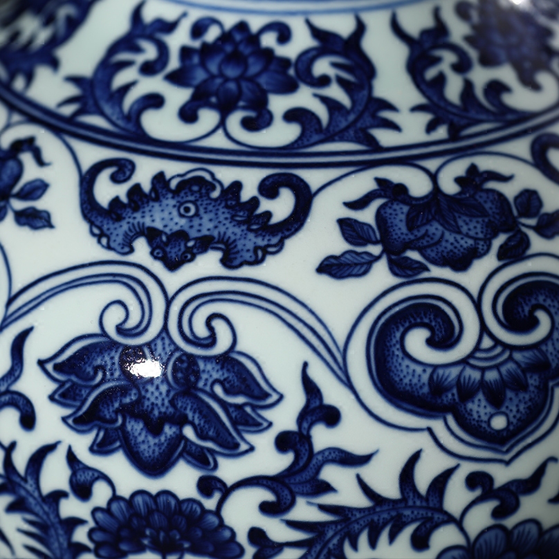 Jingdezhen ceramic antique blue and white porcelain vase put lotus flower grain furnishing articles modern living room of Chinese style household crafts