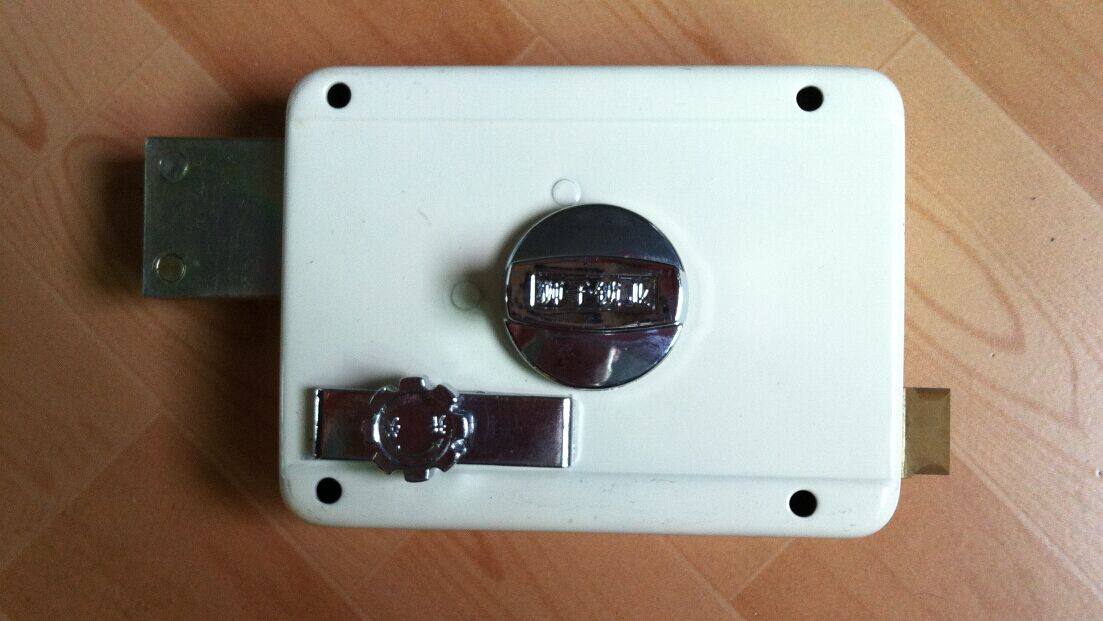 Old-fashioned Panpan anti-theft door lock, Dalian Lion brand lock, large chain factory, cross door lock with lock cylinder and key