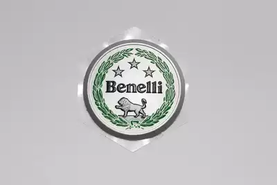 Suitable for Huanglong BJ600 BN600 TNT600 windshield logo hard label label