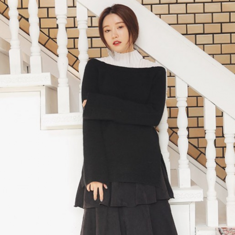 韩国stylenanda官方正品 简约款船领净版针织衫－黑色