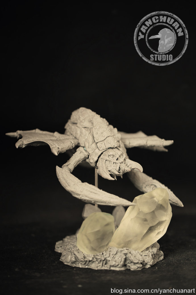 (Sold Out of Showcases) Starsea Craft-The Work Bee Biography GK White Mold