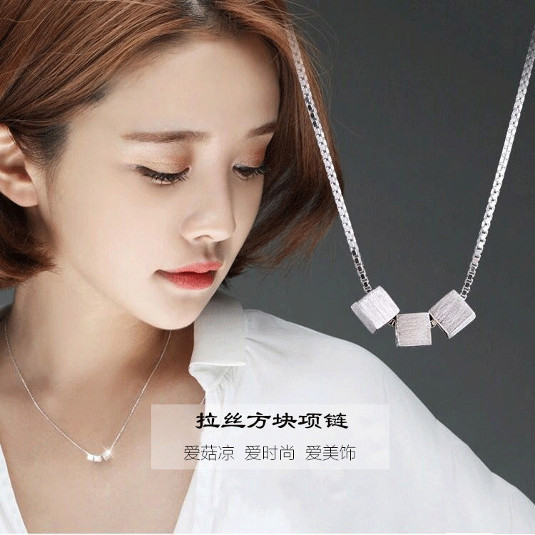 Minimalist triple block pendant Korean version lock bone chain small brute waist necklace female short section Student Tide Net Red Neck Necklace