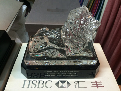 カ*て様 香港HSBC銀行 風水　ブロンズライオン像 2体セット非売品　獅子　箱 960px-HK_HSBC_Lion_1.jpg