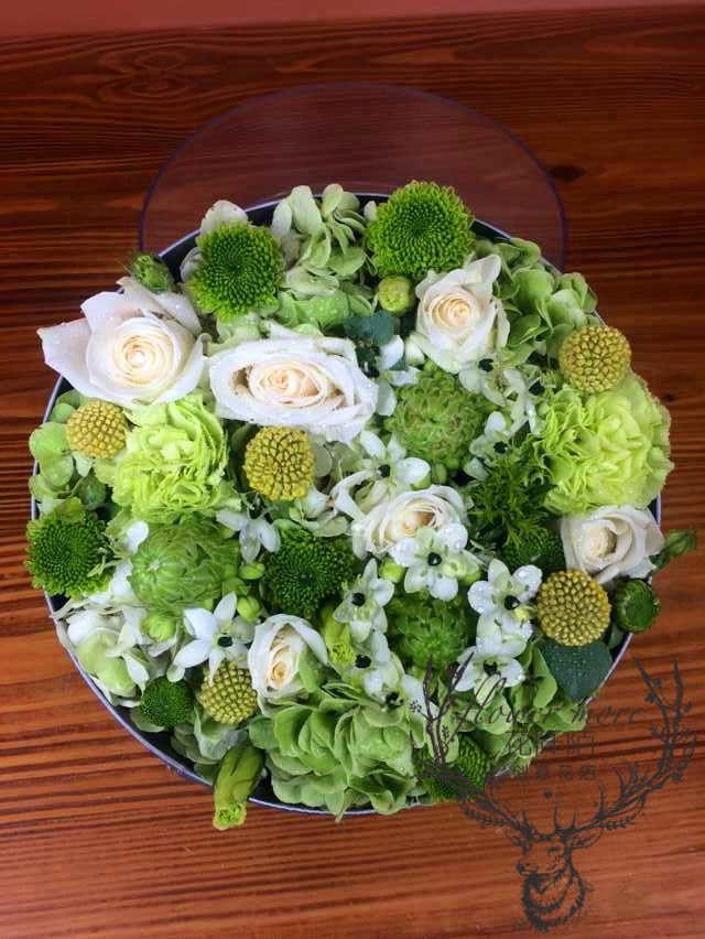 Hangzhou flowers express round floral box Christmas Valentine's Day goose down gold ball green chamomile green embroidered ball white rose