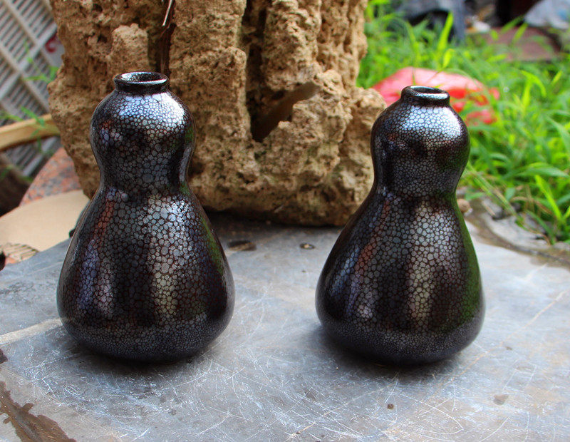 Cultural Revolution period raindrop glaze triangle bottle craft gift decoration Boshan raindrop glaze Boshan kiln