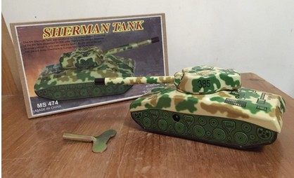 Iron sheet clockwork on the strings Sherman Tanker ms474