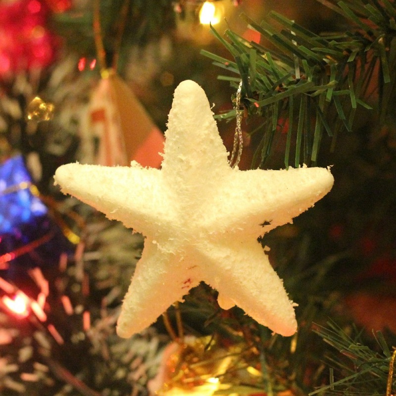 Christmas decorations Jedyssey hanging pieces of white foam stars hanging up six packs of wishes
