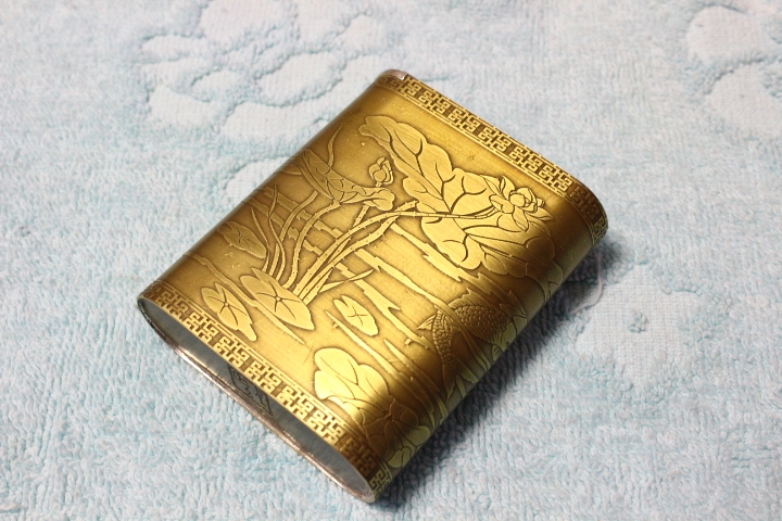 Pure brass dry tobacco box high - grade tobacco box retro - portable carving load of carved lotus year fish