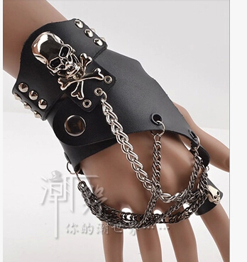 Young Han Edition Half Finds Men and Women Thunderbolt Street Dance Non-mainstream Personality Performance Black Punk Skull Chain Renaissance Gloves