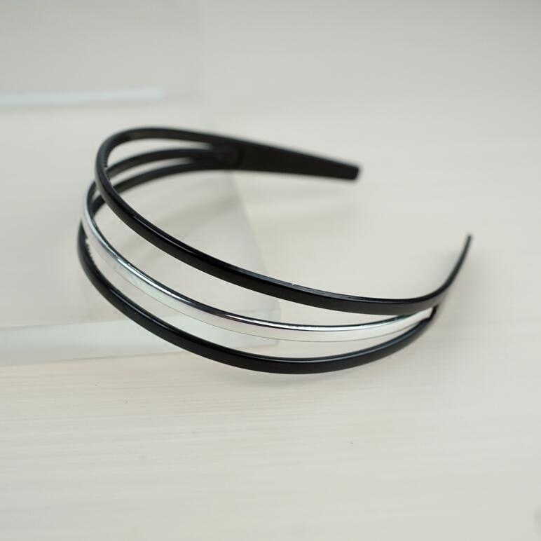 Brief haircut stirrup with three hair stirruped hair stirrup and anti-slip hair pressure and generous body hair ornament