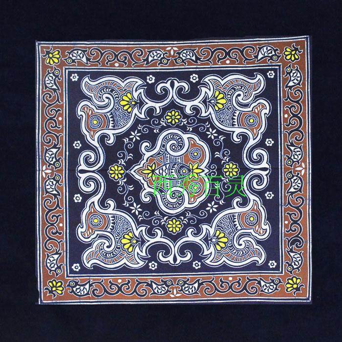 Miao ethnic new craft handmade Hong Fuyuan Guizhou Batik anti-counterfeiting tablecloth Buyi special specialty batik painting