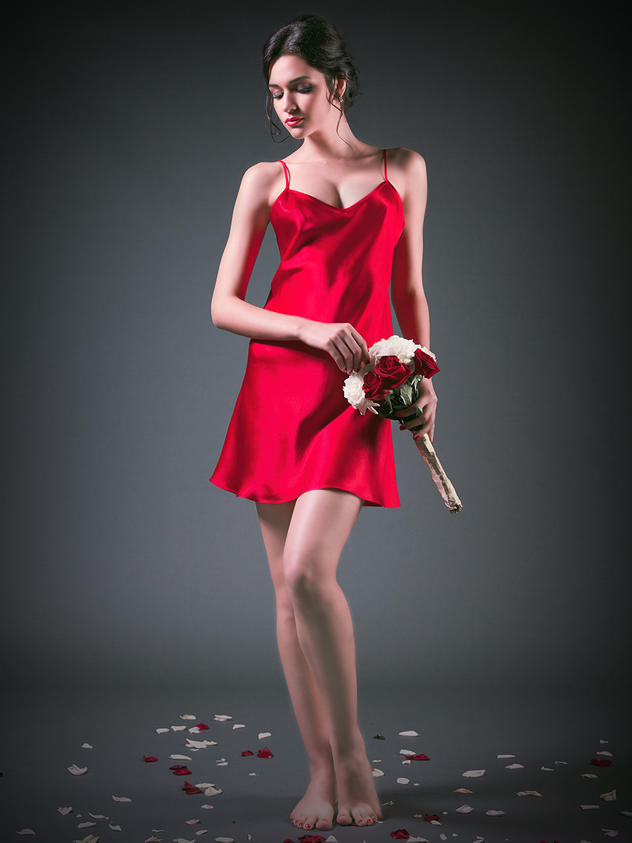 Lucia Berutto 红色V领简约吊带睡裙