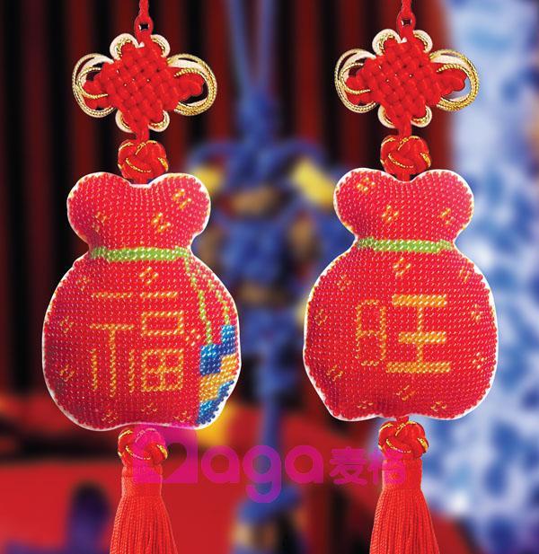 Pearl embroidered car pendant cross embroidered solid three sides embroidered CH-057 Fuwan precise printing