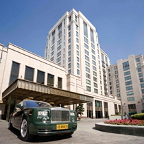 Shanghai Peninsula Hotel Book a 60-square-meter deluxe river view room with two breakfasts and 100 US dollars consumption