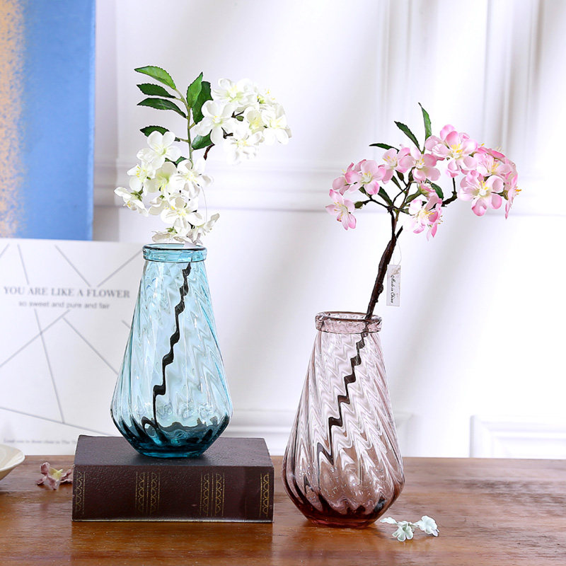 �����԰���Ų�ɫ�����ɻ�����ƿ