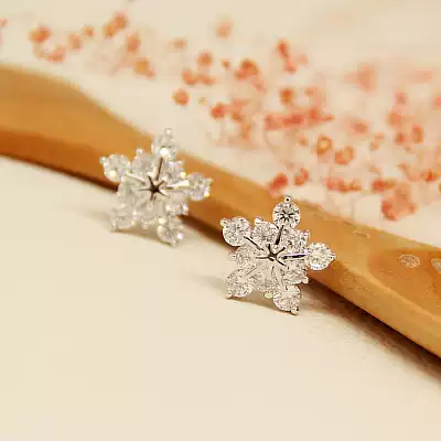Korean version of exquisite shiny micro-inlaid zircon rhinestone snowflake false earring pin earrings earrings ear clip without ear hole female