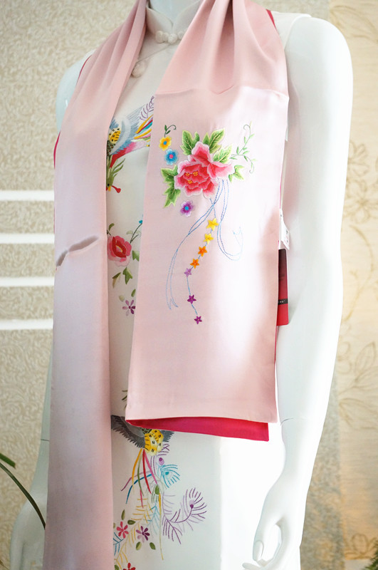 High - end silk embroidery scarf finished hand silk to friends of foreign friends