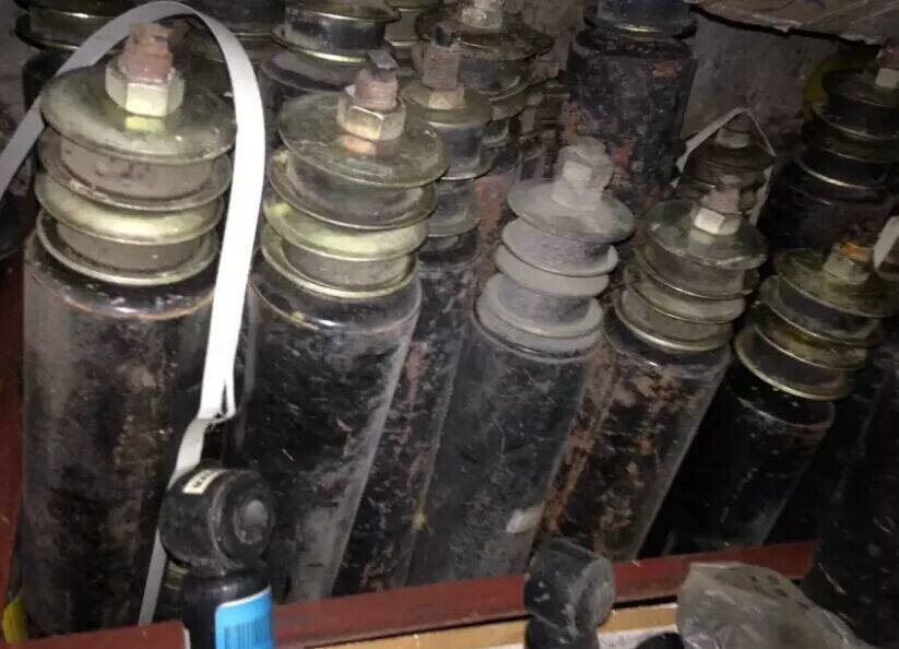 Handling backlog shock absorbers Grand Barbus hydraulic air pressure two-way shock absorbers external to rust but no use