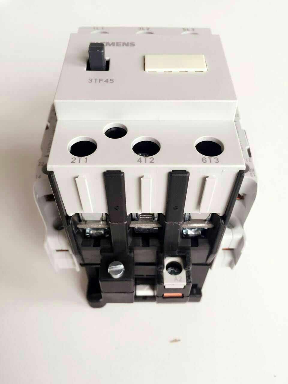 Siemens contactor 3TF4522-0XMO 17 5KW 38A 2 open 2 closed auxiliary