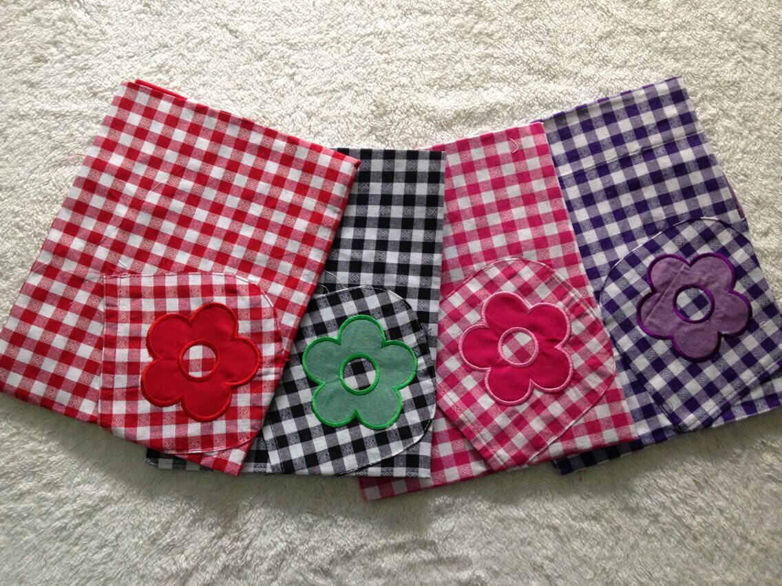 Two small flower single pockets hanging neck Canvas Apron Multicolored LaoPo Apron Domestic Apron