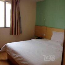 7 Days Hotel Chain Hotel · Guiyang Qingzhen Dongmenqiao Vocational Education City Store Ali exclusive queen bed room