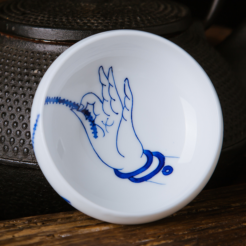 Jingdezhen ceramic checking kung fu tea set single cup sample tea cup of blue and white porcelain bowl with individual CPU master cup package mail