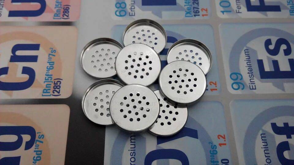 Lithium-air buckle-type battery shell 