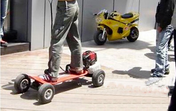Four-wheeled petrol-powered scooter petrol car surfing station with the opening of a small locomotive big off-road car adult toy car