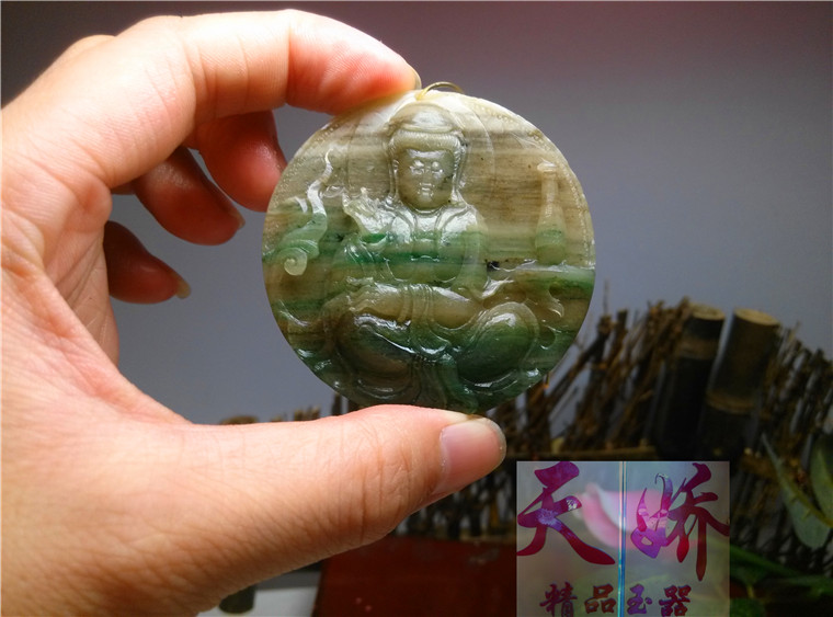 Tianjiao Natural Jade Old Yuyama Yuyu Fall Twelve Zodiac Pearl Laughing Buddha Bag Send Exquisite Gift Box