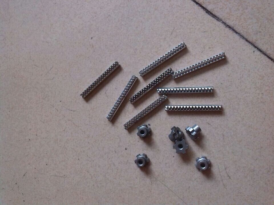 Plum blossom head connecting rod ceramic tube on electrode