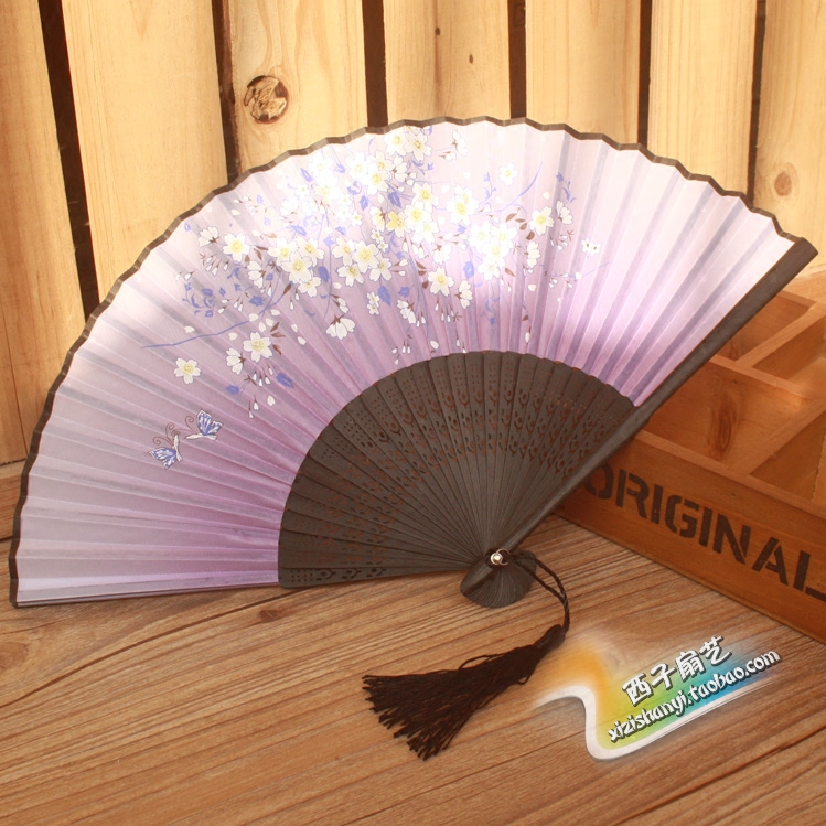 (Deficit Punching) Real Silk Fan Foreign Trade Day Style Folding Fan Boutique Bamboo Fan Chinese Characteristics Foreign Gifts