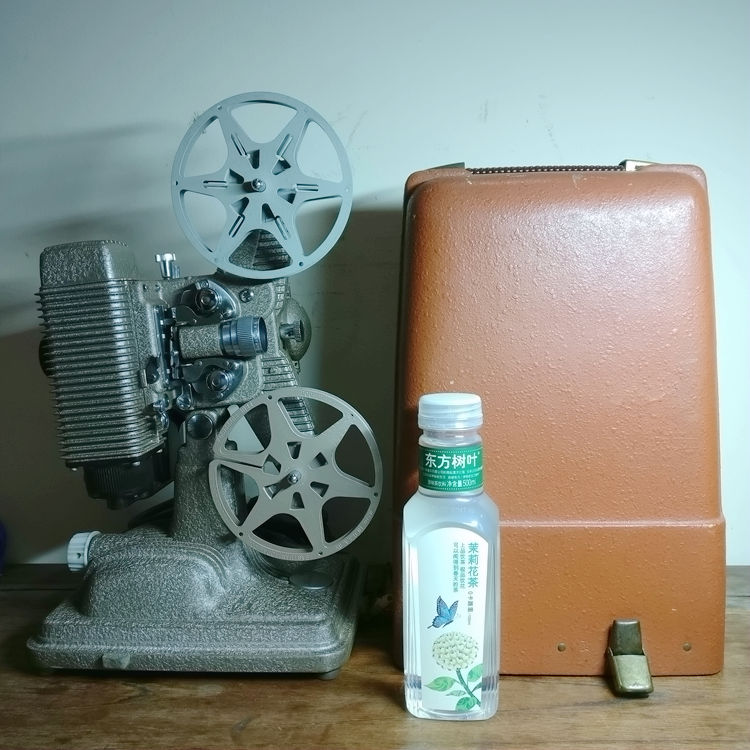 Ancient play REVERE16 mm old film machine 16mm Antiquity film projector with box transformer H12-Taobao