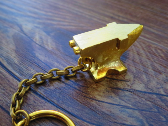 Brass iron tiptoe Brass keychain pendant Raising cattle Super cute Small objects to play with