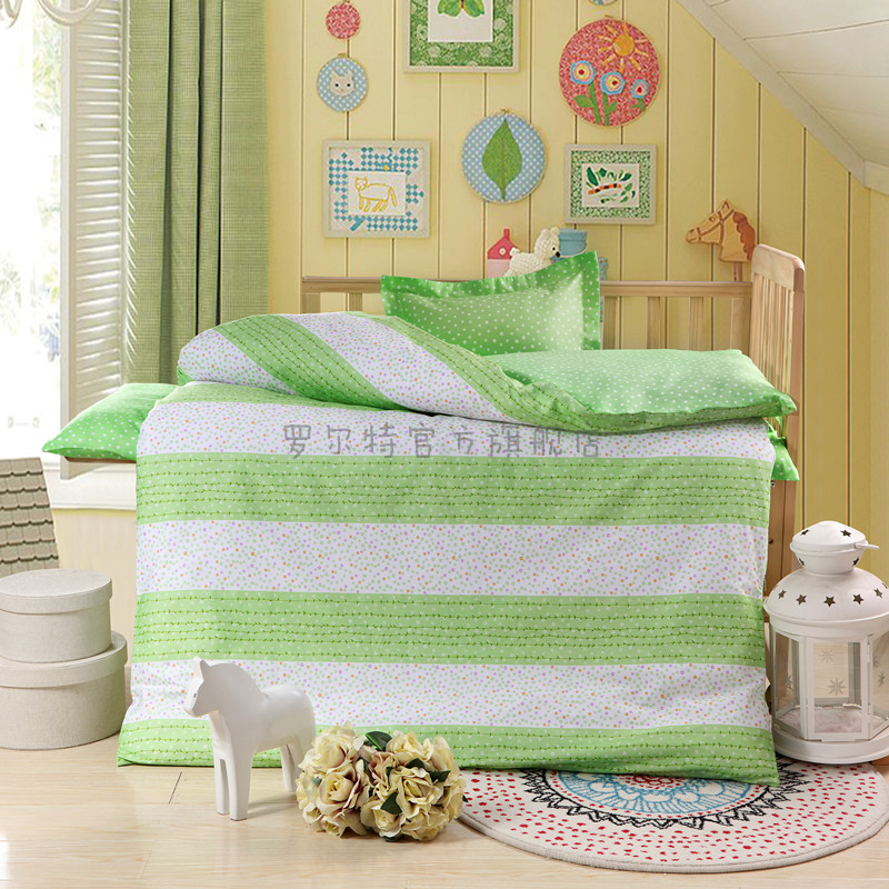 Roolt Kindergarten Three sets of pure cotton quilt cover pillowcase cushion covered with green base small white flower AB version