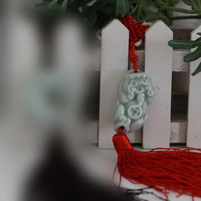 High-end luxury car hanging ornament ceramic porcelain Sedan Hanging Ornament Access to Ping An Car Hanger Ornament
