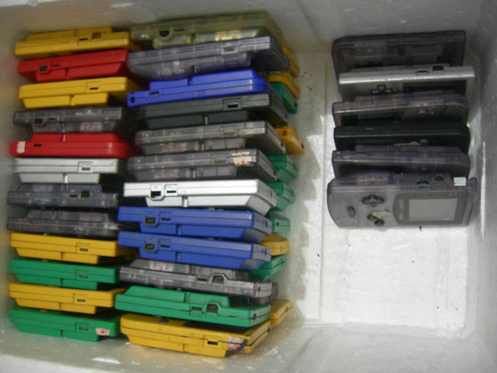 Original Nintendo handheld machine GBP thin machine unloader shell or shell plus motherboard multicolor