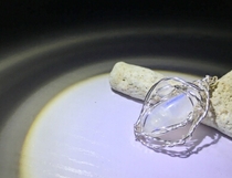 Out(Back to that time No 142) JOs winding art Clear stream moonlight pendant lone product