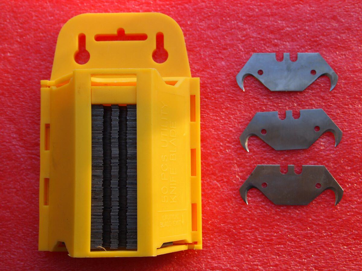 A33B American utility knife trapezoidal blade boxed bulk American hook type cutter organic board knife 0 3kg