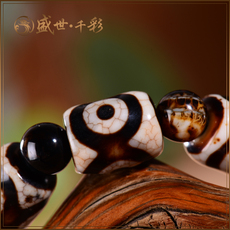 Украшения на руку Три глаза дзи