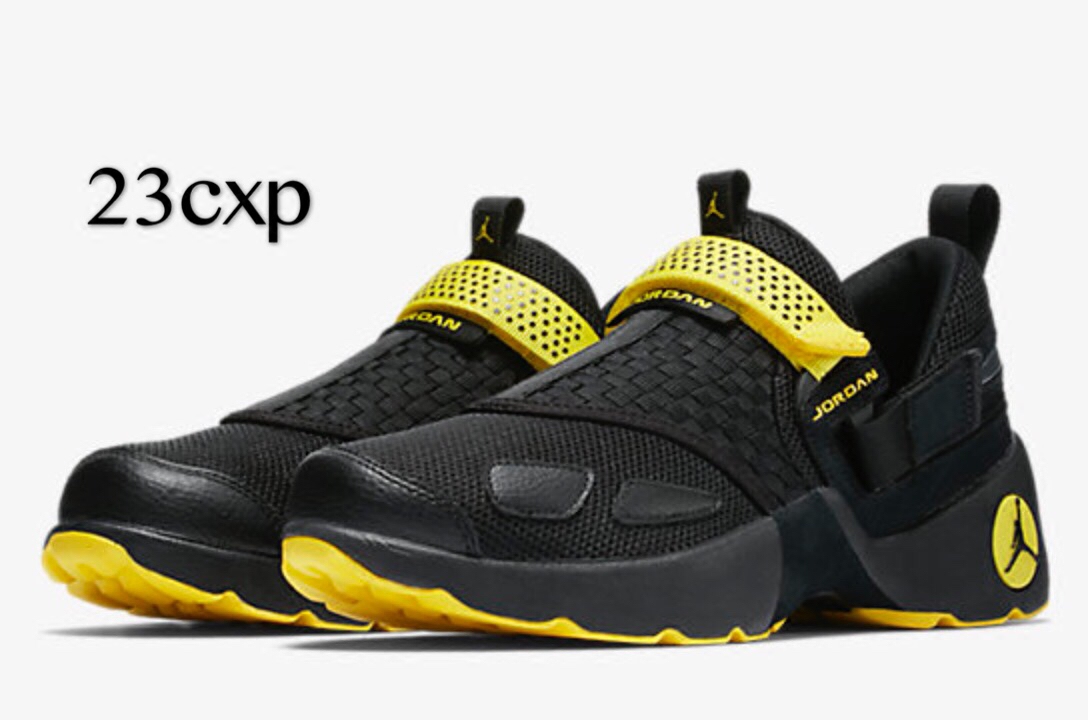 Black yellow отзывы. Nike lebron 16 black yellow. Nike kyrie low yellow. Nike kyrie 5 mamba mentality. Black yellow отзывы.