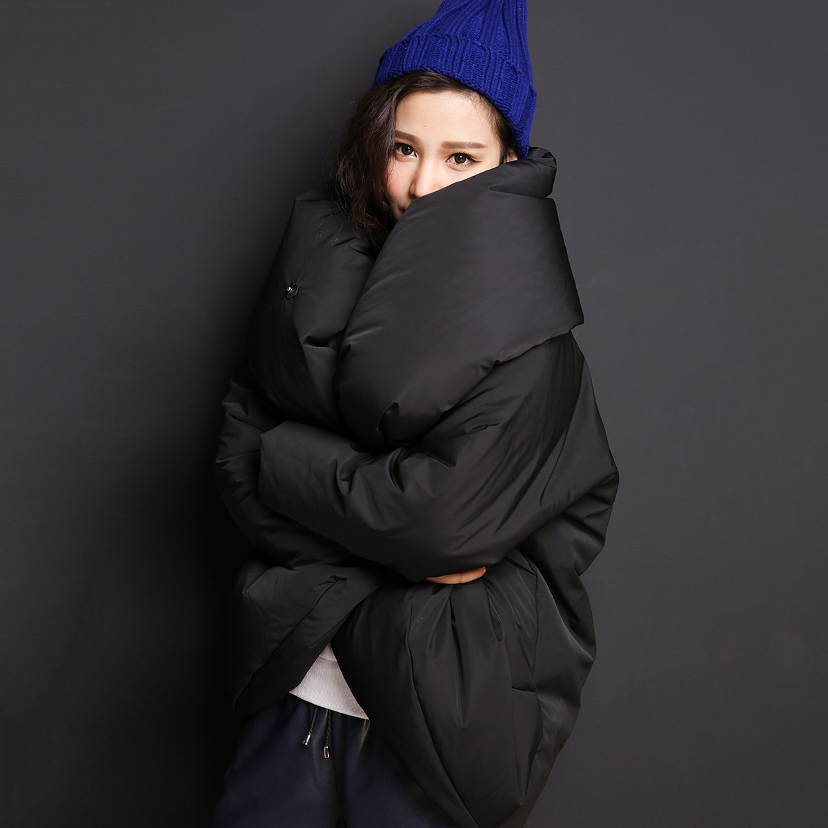 秋冬新款时尚高级定制面包款蓬蓬大翻领暗扣宽大中长款羽绒服女